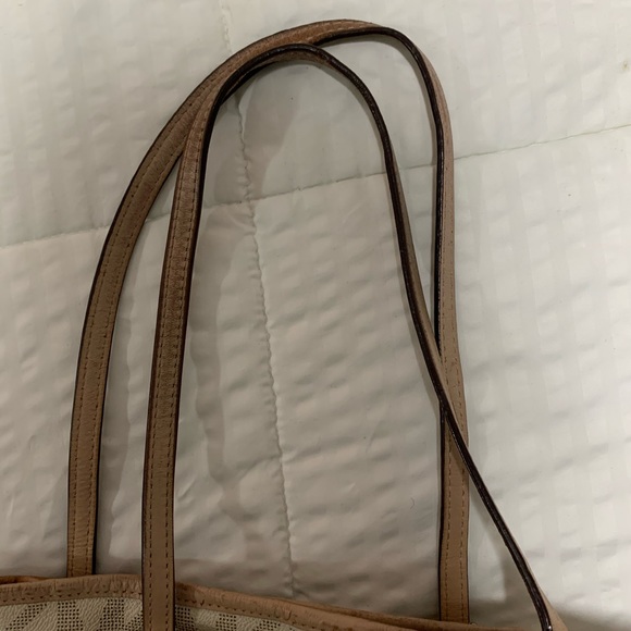 Womens Micheal Kors hand bag - Picture 7 of 7